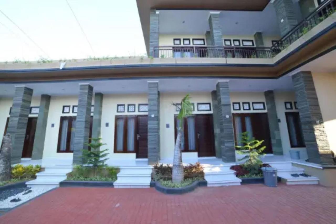Oyo Flagship 91237 Ratu Guest House Kedunganan ภายนอก รูปภาพ