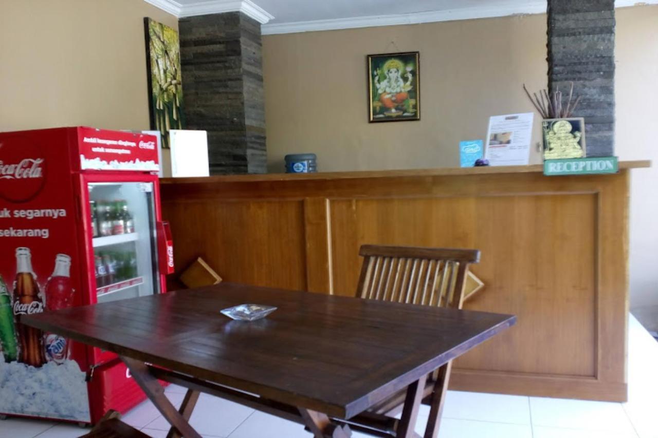Oyo Flagship 91237 Ratu Guest House Kedunganan ภายนอก รูปภาพ