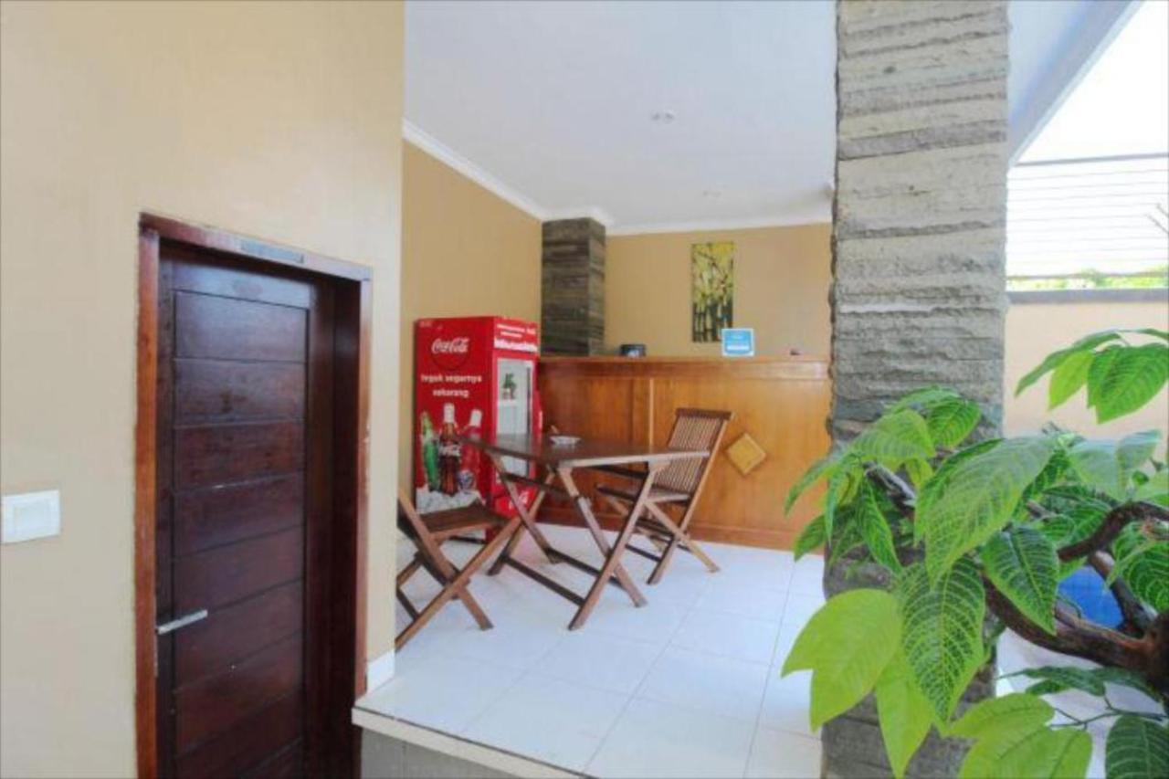 Oyo Flagship 91237 Ratu Guest House Kedunganan ภายนอก รูปภาพ