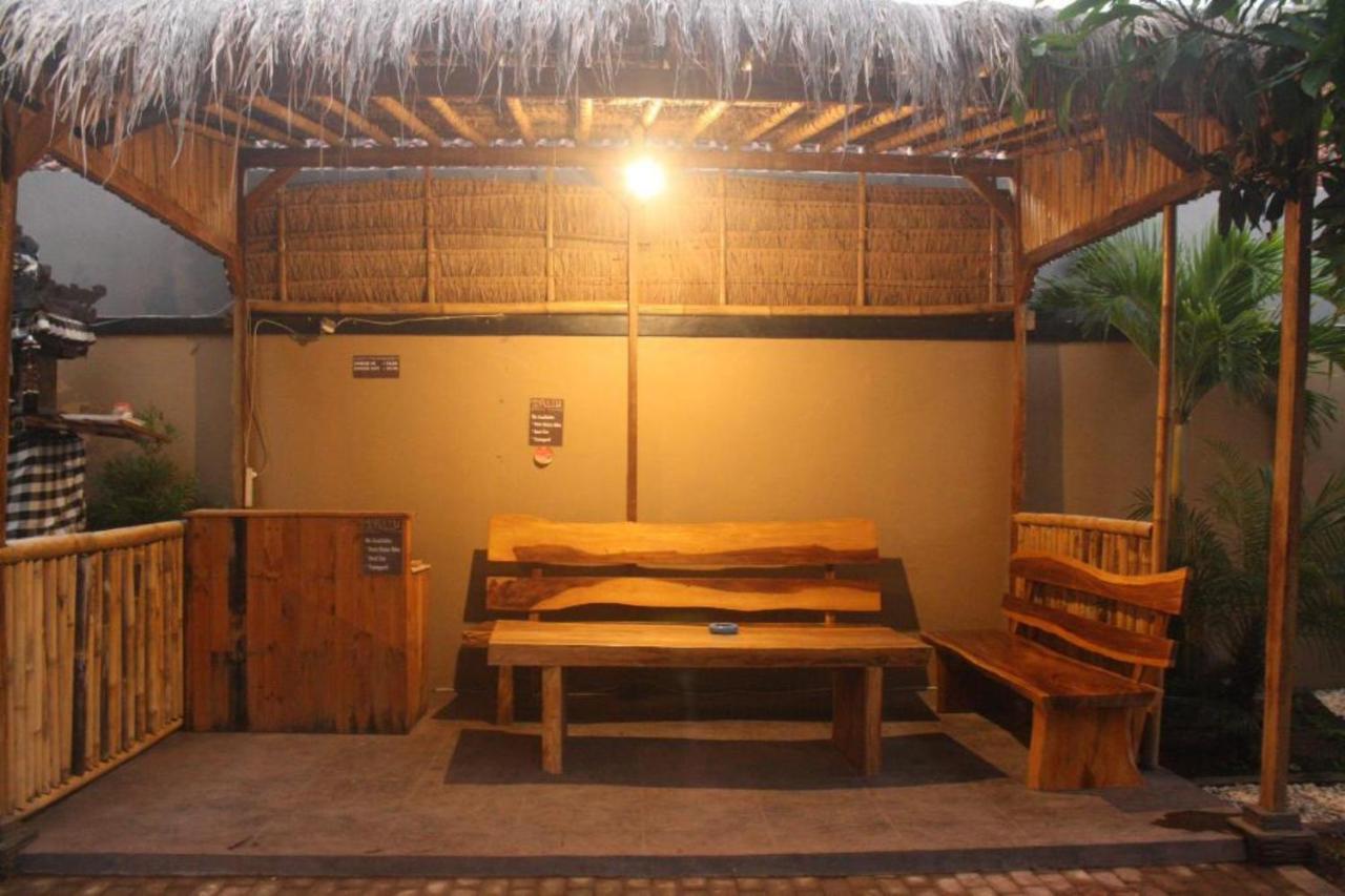 Oyo Flagship 91237 Ratu Guest House Kedunganan ภายนอก รูปภาพ
