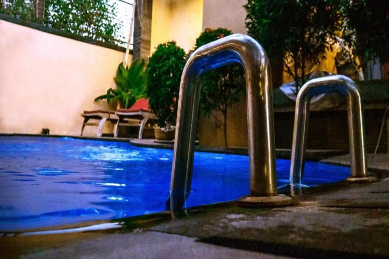 Oyo Flagship 91237 Ratu Guest House Kedunganan ภายนอก รูปภาพ