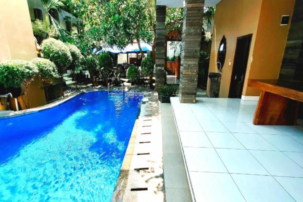Oyo Flagship 91237 Ratu Guest House Kedunganan ภายนอก รูปภาพ